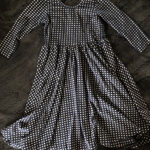 Alice Ames navy square dot size 6